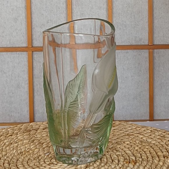 Glass Calla Lily Vase Perfect for Spring/Easter! Heavy Glass Pristine Condition - Picture 6 of 6